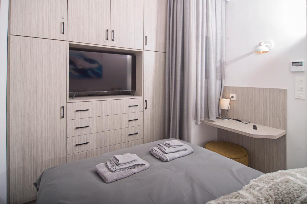 Urban Chic Luxury At The City Center Kalamata Exterior foto