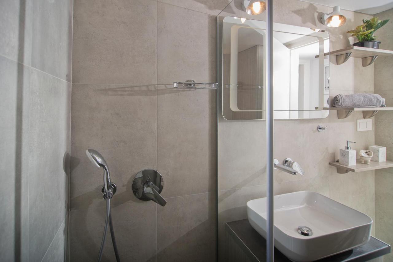 Urban Chic Luxury At The City Center Kalamata Exterior foto